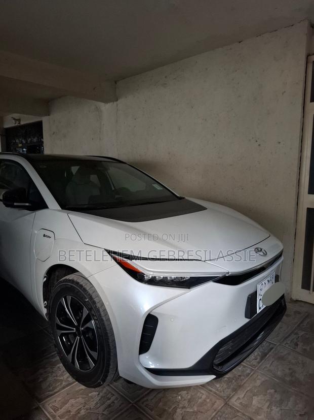 New Toyota bZ4X 2024 White