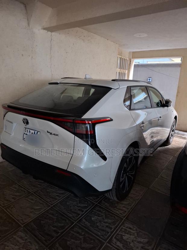 New Toyota bZ4X 2024 White