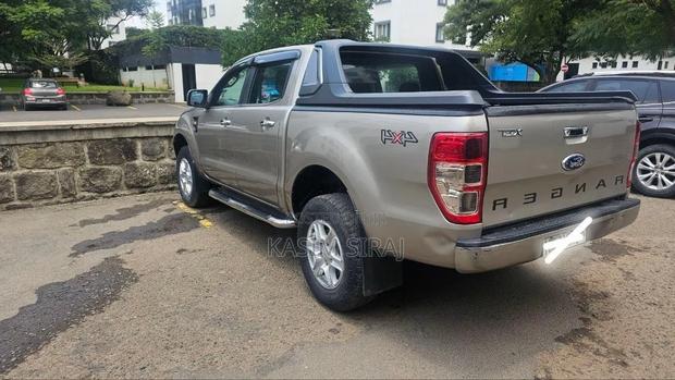 Ford Ranger 2015 Blue