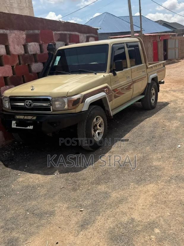 Toyota Land Cruiser 2019 Blue