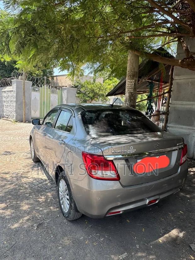 Suzuki Dzire 2022 Gray