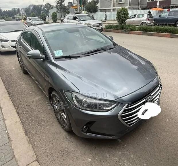 Hyundai Elantra 2016 Black