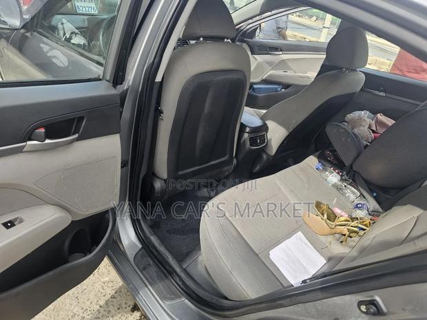 Hyundai Elantra 2016 Black