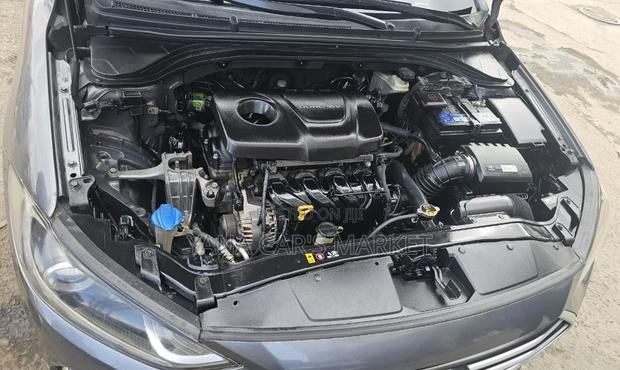 Hyundai Elantra 2016 Black