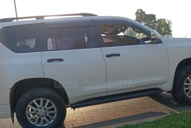 Toyota Land Cruiser Prado 2011 White