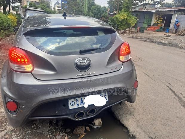 Hyundai Veloster 2013