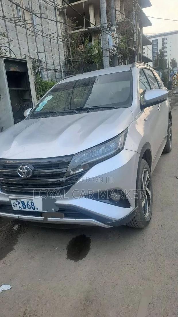 Toyota Rush 2020 Silver