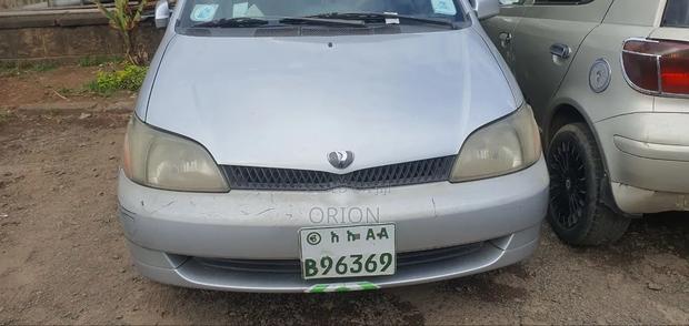 Toyota Platz 1.3 AWD 2001 Silver