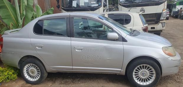 Toyota Platz 1.3 AWD 2001 Silver