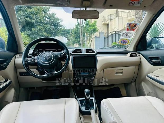 Suzuki Dzire 2022 Silver
