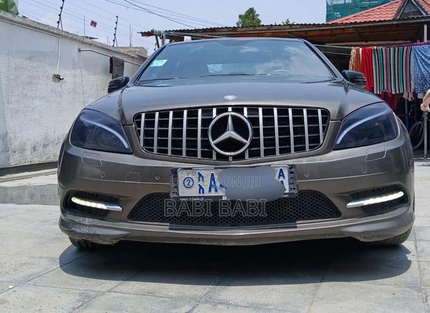 Mercedes-Benz C180 2010 Brown