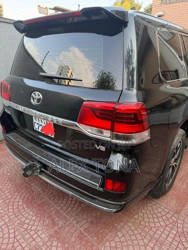 Toyota Land Cruiser 2009 Black