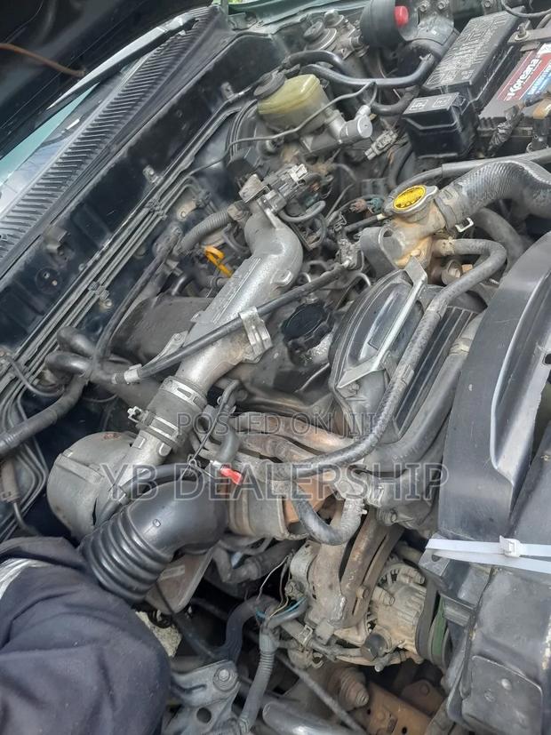 Toyota Hilux 2000 Green