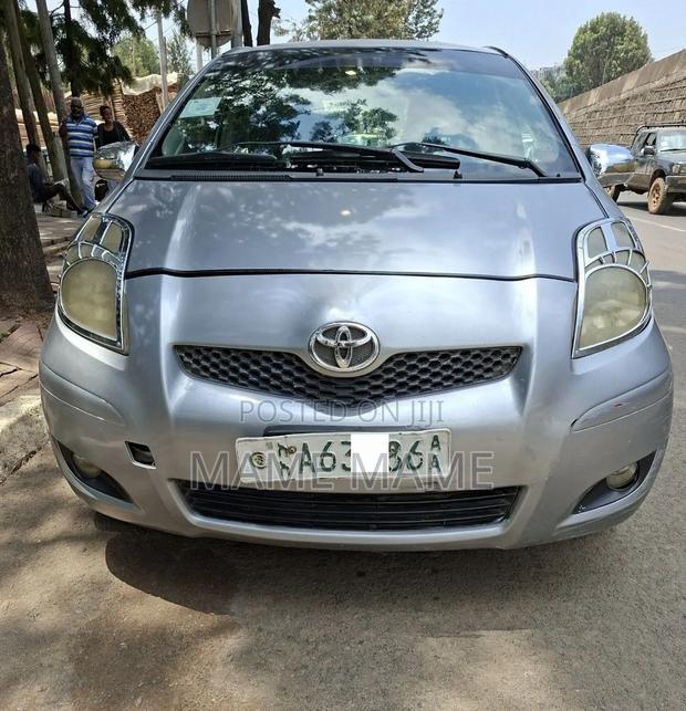 Toyota Yaris 2008 Gray