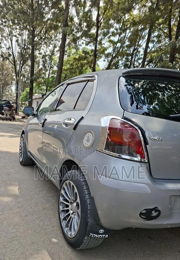 Toyota Yaris 2008 Gray