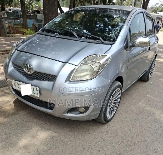 Toyota Yaris 2008 Gray