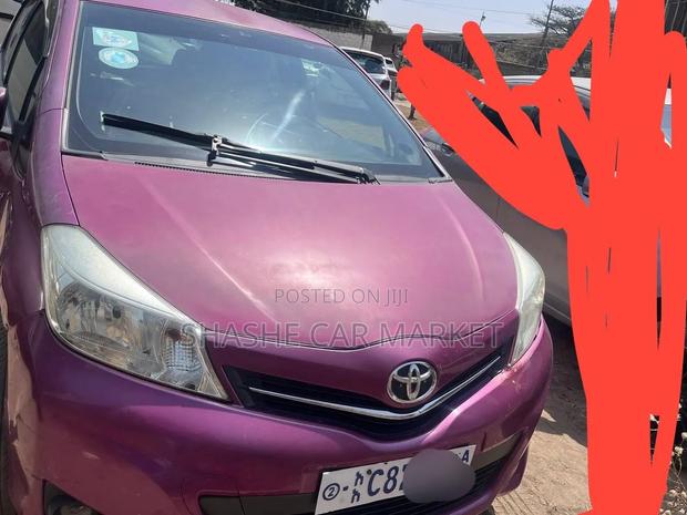 Toyota Yaris 2012 Purple