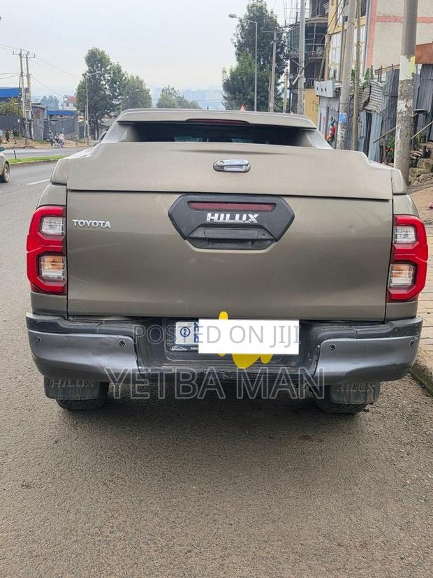 Toyota Hilux Revo Double Cab Deisel 2.4 AWD 2021 Gray