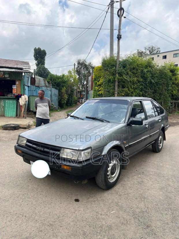 Toyota Corolla 1986 Gray