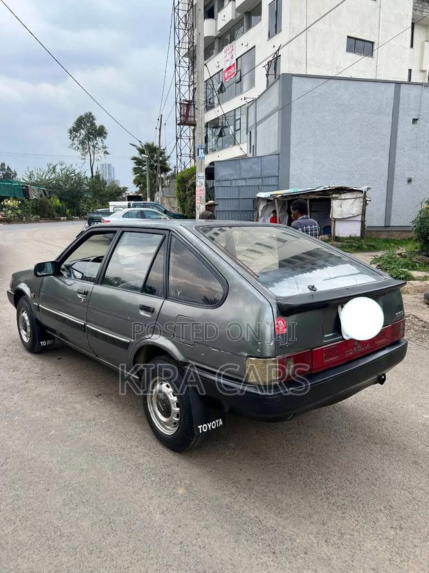 Toyota Corolla 1986 Gray