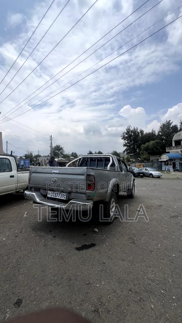 Toyota Hilux 2.5 Cab 2005 Gray