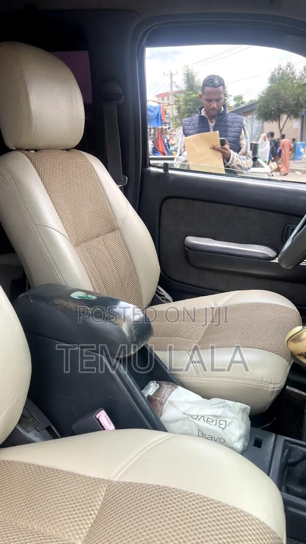 Toyota Hilux 2.5 Cab 2005 Gray