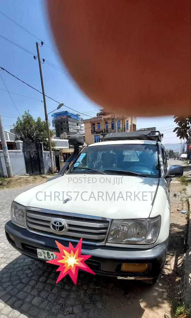 Toyota Land Cruiser 2006 White