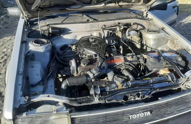 Toyota Corolla 1985 Silver