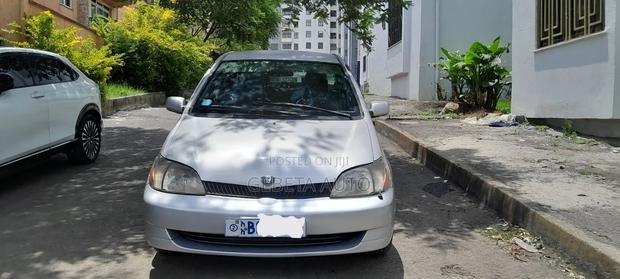 Toyota Platz 2001