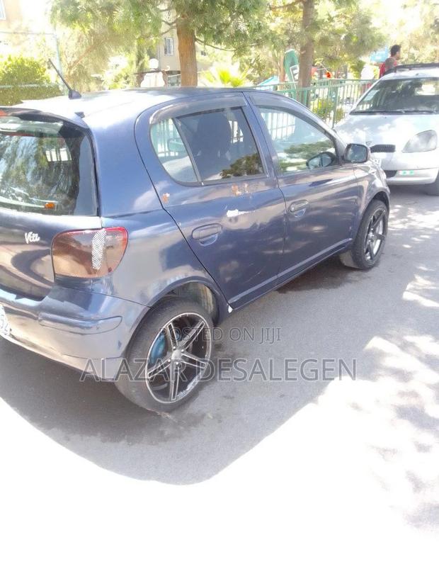 Toyota Vitz 2004 Blue