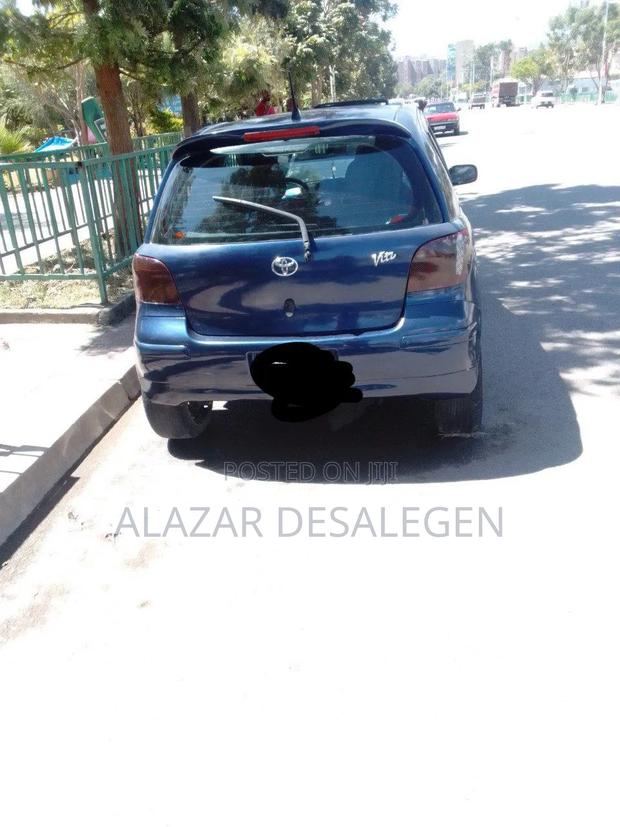 Toyota Vitz 2004 Blue