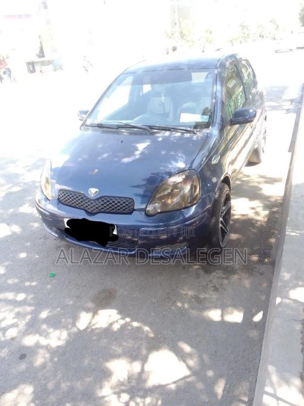 Toyota Vitz 2004 Blue