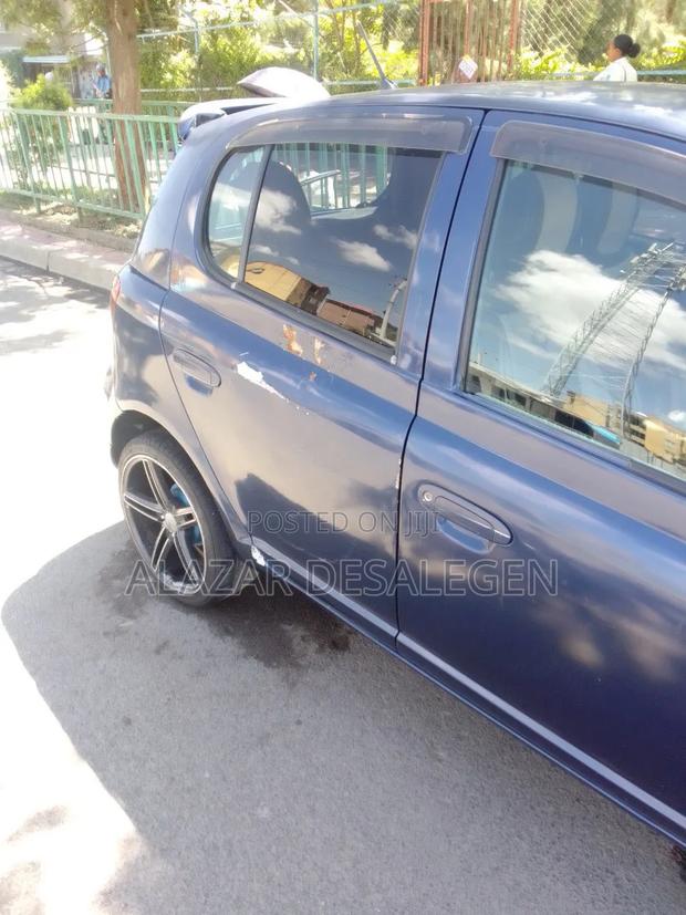 Toyota Vitz 2004 Blue