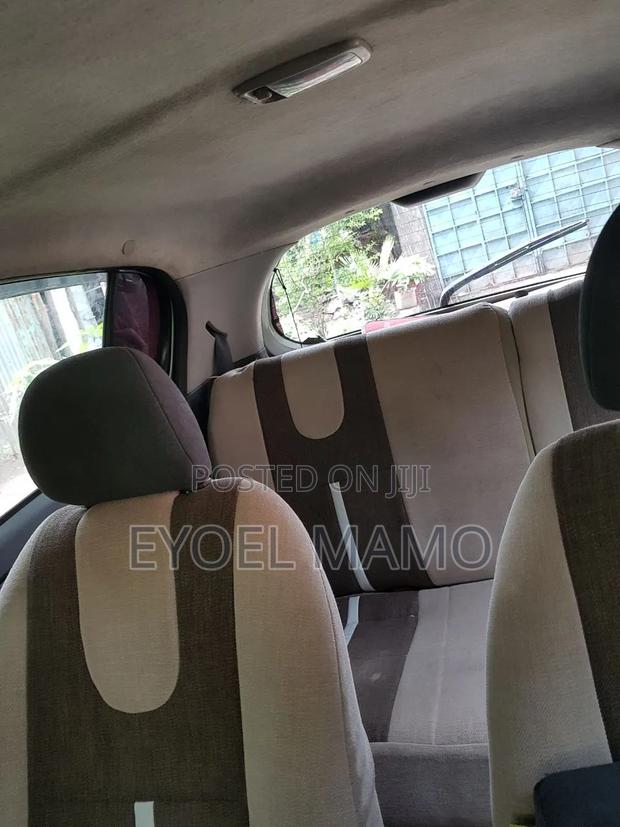 Toyota Vitz 2002 Gold
