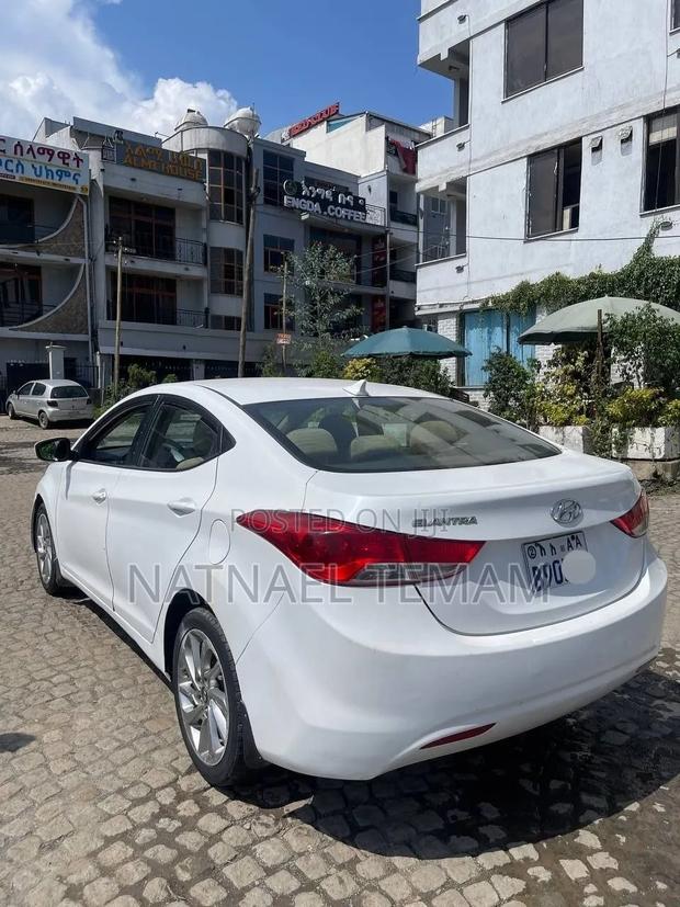 Hyundai Avante 2015 White