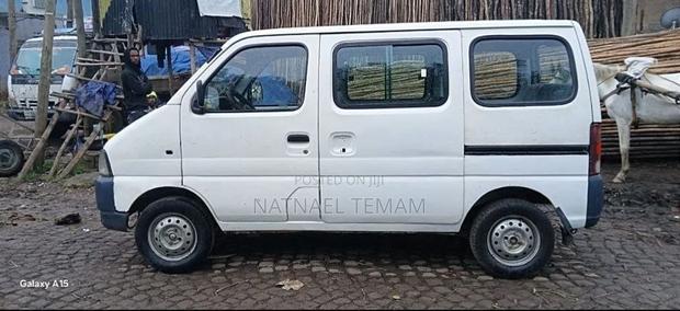 Suzuki Super Carry 2000 White