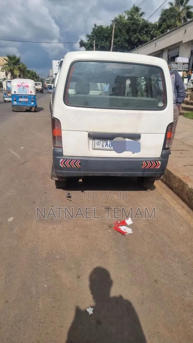 Suzuki Super Carry 2000 White