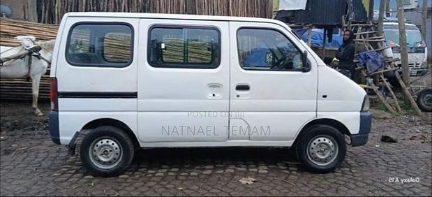 Suzuki Super Carry 2000 White