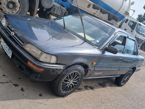 Toyota Corolla 1992 Gray