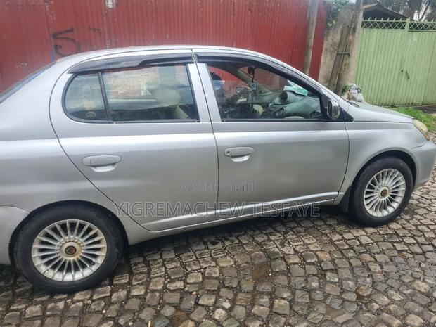 New Toyota Platz 2005 Gray