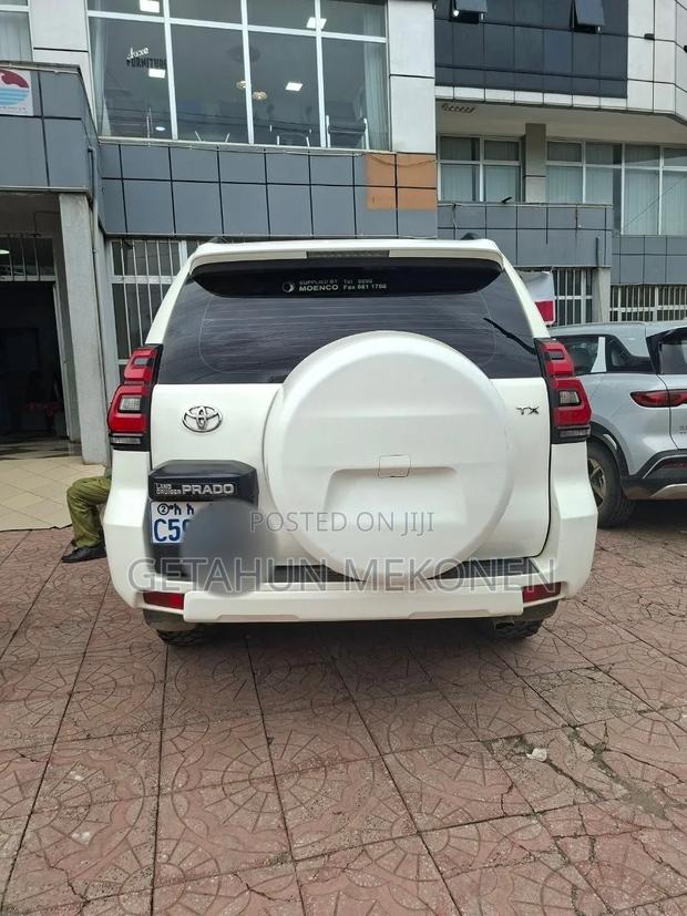 Toyota Land Cruiser 2018 White