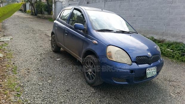 Toyota Vitz 2002 Gray