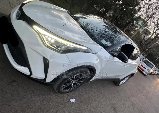 Toyota C-HR 2022 White