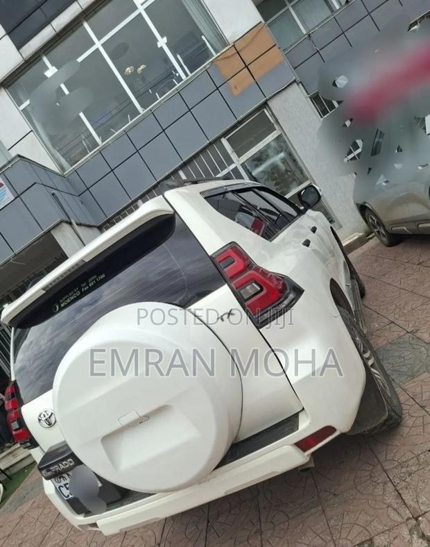 Toyota Land Cruiser Prado 2018 White