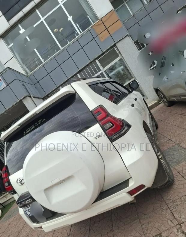 Toyota Land Cruiser Prado 2018 White