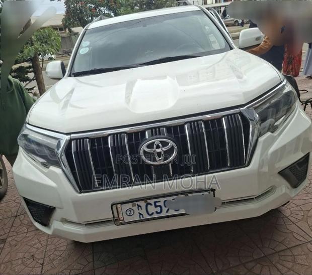 Toyota Land Cruiser Prado 2018 White