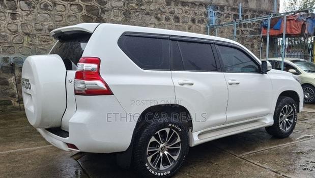 Toyota Land Cruiser Prado 2012 White