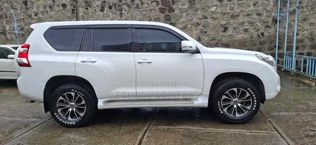 Toyota Land Cruiser Prado 2012 White