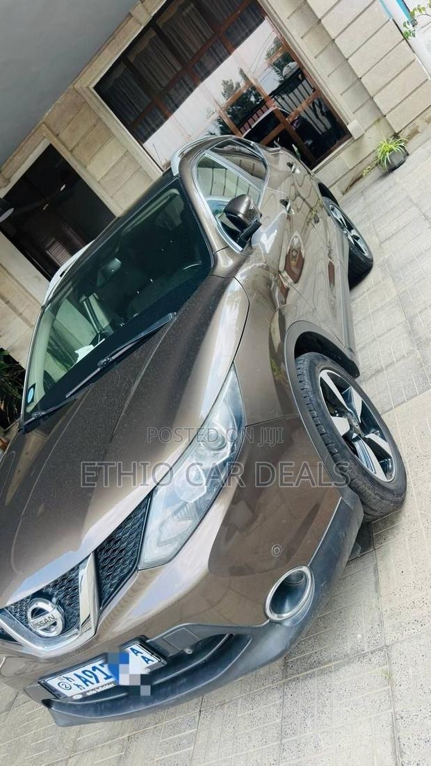 Nissan Qashqai 2017 Brown