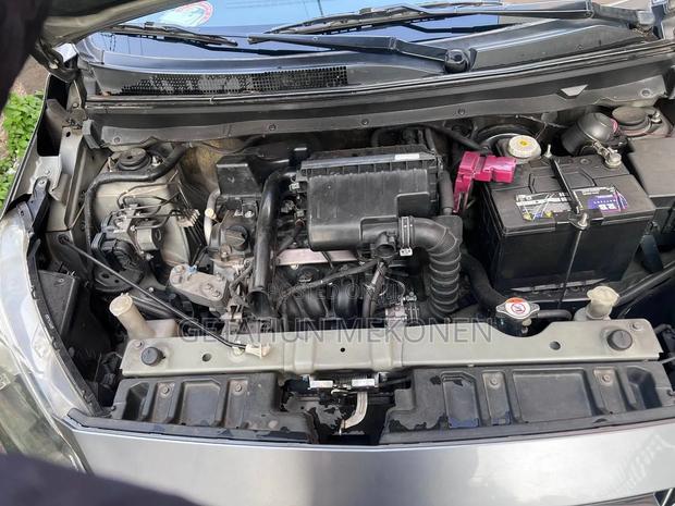 Mitsubishi Attrage 2022 Silver